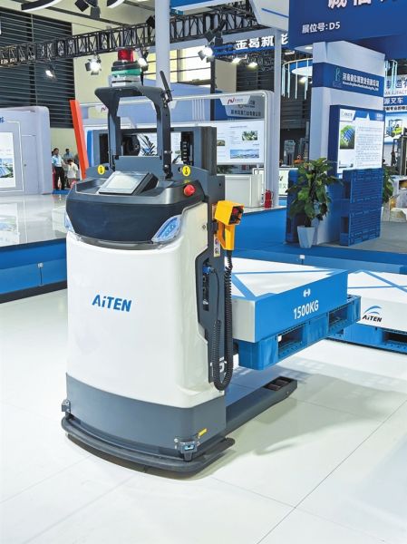 聚物流 連商貿(mào) 2024中國鄭州物流博覽會側記